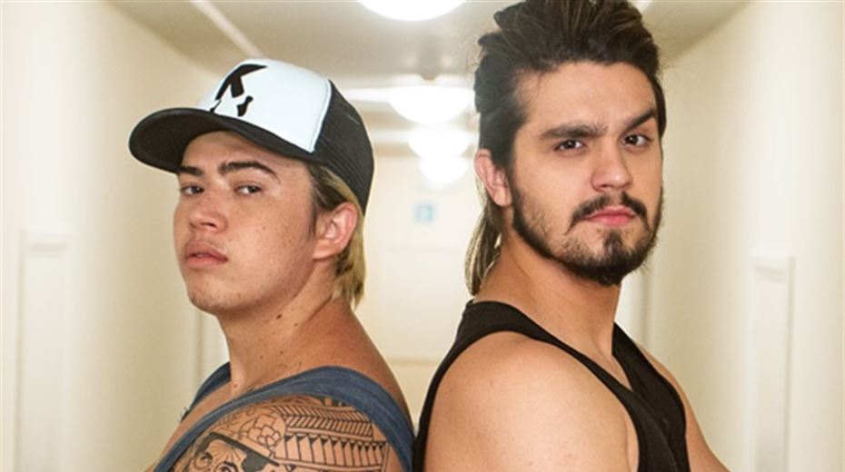 O comediante com o cantor Luan Santana (Foto: Reprodução)